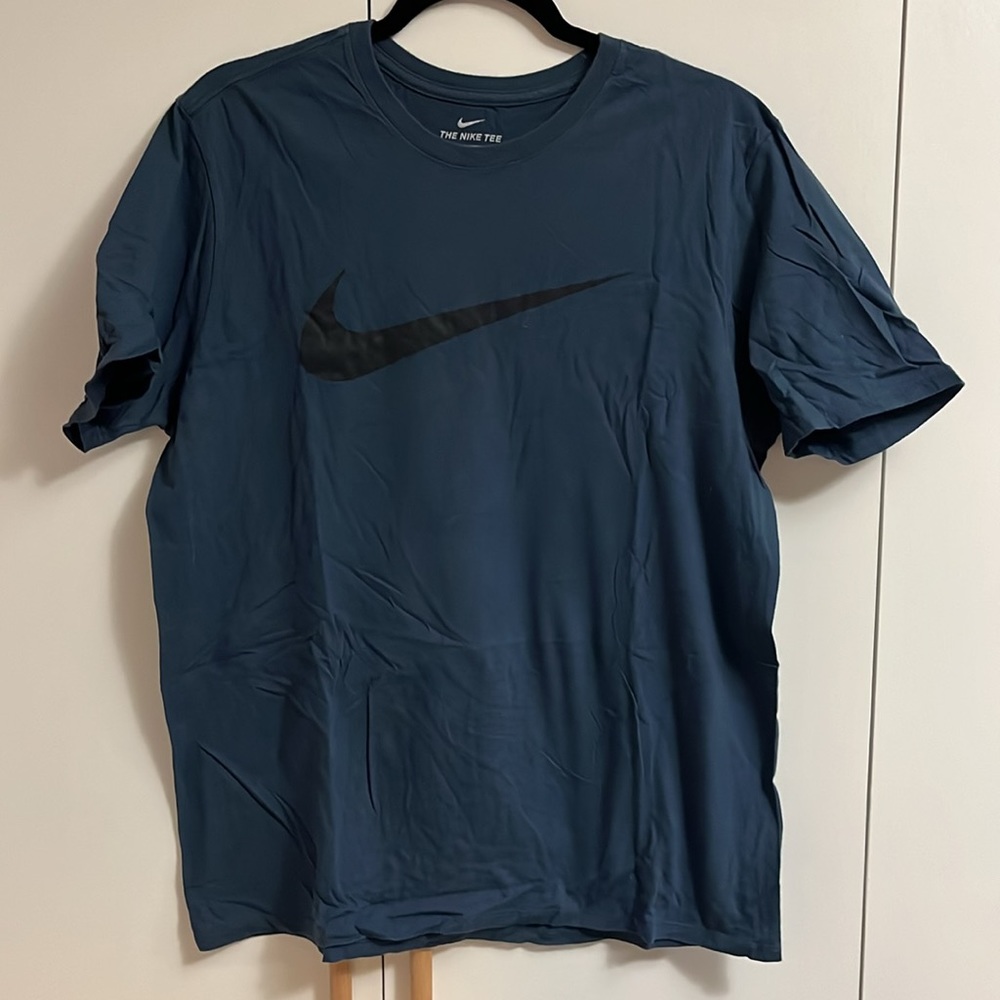 The Nike Tee - Picture 2 of 4
